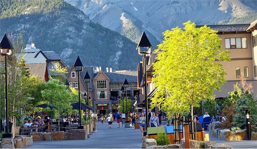 Canadian Rockies Getaway - Circle Rail Vancouver to Vancouver